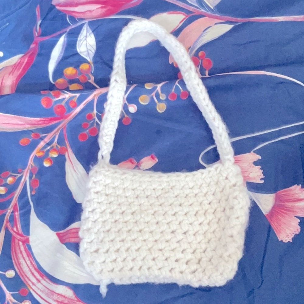 Crochet mini purse , off white , non brand , made by hand .